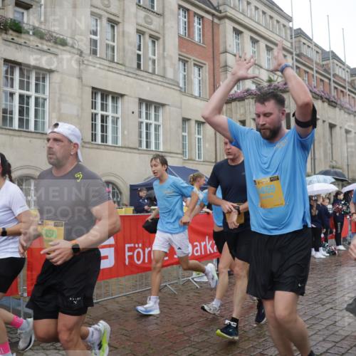 13.09.2026 - Kiel Lauf Yannick Fuchs http://msf.ph/oto/10418262 13.09.2026 10:50:22 Ziel 177, 213, 274, 576, 706, 707, 835, 1008, 1154, 1779, 1980, 3032, 3214, 3216, 3436, 3737, 3769, 3889, 4270, 4743, 5100, 5456, 6127, 6248, 6250, 7791, 7806, 8086, 8365, 8398, 8753, 8779, 8865, 8866, 8880, 9034, 9231, 9325, 9423, 9949, 10382, 11391, 11413, 11545, 11614, 12117, 12288, 124, 136, 253, 723, 1057, 1401, 1452, 2709, 2733, 2901, 3008, 3076, 3164, 3459, 4039, 4317, 4714, 4921, 5115, 5350, 5370, 5394, 5438, 5685, 5804, 6445, 6827, 6830, 6831, 8237, 8977 meine-sportfotos.de