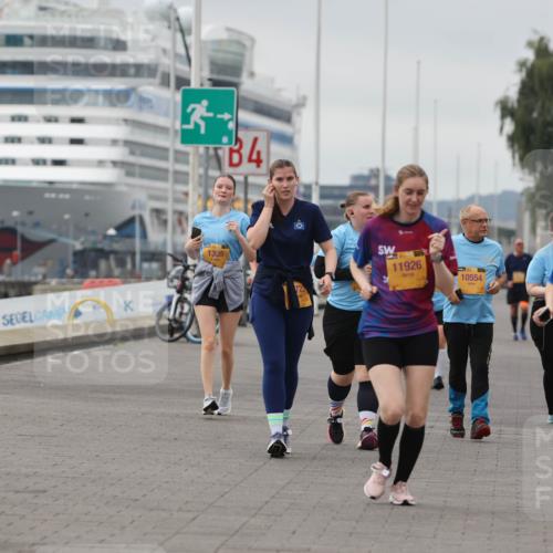 13.09.2026 - Kiel Lauf Andreas Tolksdorf http://msf.ph/oto/10418274 13.09.2026 10:08:25 Kiellinie 33, 4, 1305, 11926, 10554, 12370 meine-sportfotos.de