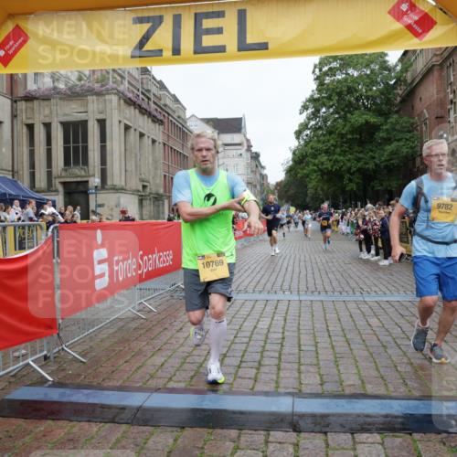 13.09.2026 - Kiel Lauf Yannick Fuchs http://msf.ph/oto/10418321 13.09.2026 09:39:42 Ziel 2510, 4090, 4605, 4862, 9351, 9367, 9444, 9782, 10303, 10769, 12172, 20, 3522, 4104, 5272, 5398, 5869, 7216, 7431, 8591, 8807, 12496, 12682, 12833, 2123, 3416, 5946, 6209, 8620, 10031, 11034, 20, 1702, 1927, 12496 meine-sportfotos.de
