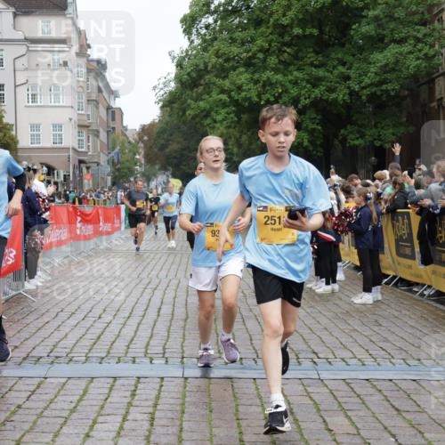 13.09.2026 - Kiel Lauf Yannick Fuchs http://msf.ph/oto/10418431 13.09.2026 09:39:49 Ziel 2123, 2510, 4090, 4605, 4862, 8620, 9367, 9782, 10031, 10769, 11034, 12172, 3522, 4104, 5272, 5398, 5869, 7216, 7431, 8591, 8807, 9351, 9444, 10303, 12833, 1120, 3416, 5081, 5946, 6209, 12715, 20, 5272, 5398, 5869, 7431, 12496, 12682, 12833 meine-sportfotos.de