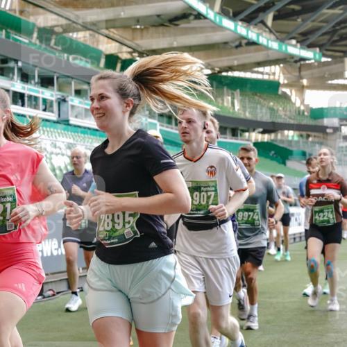 13.09.2026 - 21. swb-Marathon Bremen Michael Burmester http://msf.ph/oto/10418432 13.09.2026 13:20:34 Laufen im Stadion 333, 464, 512, 620, 704, 782, 938, 1066, 1129, 1156, 1158, 1316, 1409, 1439, 1446, 1676, 1697, 1756, 1808, 1815, 1846, 1916, 2010, 2028, 2064, 2139, 2201, 2240, 2258, 2278, 2315, 2349, 2394, 2395, 2414, 2417, 2437, 2501, 2519, 2533, 2551, 2588, 2626, 2689, 2694, 2695, 2702, 2703, 2722, 2736, 2756, 2793, 2843, 2886, 2983, 3004, 3010, 3017, 3018, 3031, 3035, 3036, 3037, 3046, 3059, 3070, 3074, 3102, 3116, 3139, 3144, 3189, 3243, 3263, 3264, 3310, 3315 meine-sportfotos.de