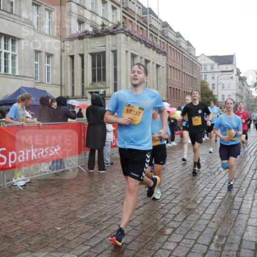 13.09.2026 - Kiel Lauf Yannick Fuchs http://msf.ph/oto/10418468 13.09.2026 10:50:35 Ziel 395, 576, 807, 952, 1124, 1737, 1904, 1921, 2521, 2530, 3032, 3737, 3769, 3929, 4875, 4922, 5100, 5549, 5800, 6666, 6864, 7229, 7266, 7520, 8086, 8131, 8365, 8768, 9013, 9148, 9433, 9434, 10192, 10391, 10486, 11080, 12092, 12429, 12602, 124, 177, 213, 274, 706, 707, 723, 835, 1008, 1057, 1154, 1401, 1779, 1980, 2709, 2901, 3214, 3216, 3436, 3737, 3769, 3889, 4270, 4317, 4714, 4743, 5394, 5438, 5456, 5804, 6127, 6248, 6250, 6445 meine-sportfotos.de