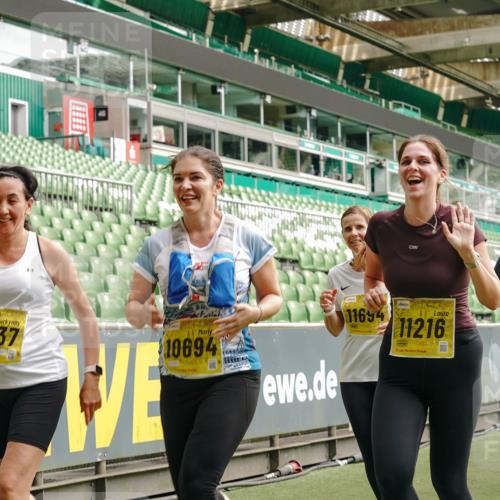 13.09.2026 - 21. swb-Marathon Bremen Michael Burmester http://msf.ph/oto/10418558 13.09.2026 10:43:13 Laufen im Stadion 10002, 10004, 10005, 10148, 10271, 10303, 10325, 10330, 10335, 10361, 10362, 10395, 10396, 10402, 10459, 10474, 10490, 10491, 10513, 10519, 10546, 10557, 10572, 10605, 10606, 10665, 10752, 10756, 10773, 10784, 10805, 10854, 10880, 10882, 10899, 10900, 10909, 10963, 10977, 10997, 11026, 11027, 11041, 11078, 11084, 11085, 11090, 11097, 11098, 11140, 11173, 11192, 11217, 11264, 11274, 11333, 11337, 11448, 11456, 11461, 11482 meine-sportfotos.de