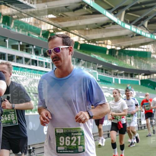13.09.2026 - 21. swb-Marathon Bremen Michael Burmester http://msf.ph/oto/10418597 13.09.2026 13:20:38 Laufen im Stadion 333, 423, 464, 512, 620, 704, 782, 938, 1066, 1129, 1156, 1158, 1177, 1316, 1409, 1439, 1446, 1676, 1697, 1756, 1808, 1815, 1846, 1916, 2010, 2028, 2064, 2139, 2201, 2240, 2258, 2278, 2315, 2349, 2394, 2395, 2414, 2417, 2437, 2501, 2519, 2533, 2551, 2588, 2626, 2689, 2694, 2695, 2702, 2703, 2722, 2736, 2756, 2793, 2843, 2886, 2954, 3004, 3010, 3017, 3018, 3031, 3035, 3036, 3037, 3059, 3070, 3074, 3102, 3116, 3139, 3144, 3243, 3263, 3264, 3310, 3315 meine-sportfotos.de