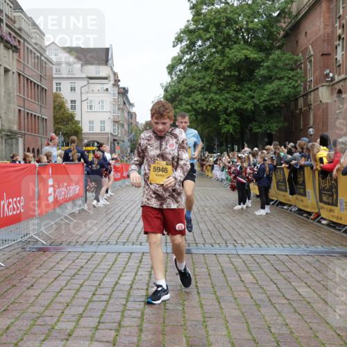 13.09.2026 - Kiel Lauf Yannick Fuchs http://msf.ph/oto/10418618 13.09.2026 09:40:03 Ziel 1120, 2123, 3416, 5081, 5946, 6209, 10031, 11034, 2510, 4090, 4605, 4862, 8620, 8807, 9351, 9367, 9444, 9782, 10031, 10303, 10769, 11034, 12172, 2284, 2546, 3724, 4987, 9734, 10413, 10418, 10825, 10971, 11410, 12715, 3522, 4104, 8591, 8807 meine-sportfotos.de
