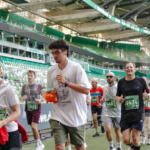 13.09.2026 - 21. swb-Marathon Bremen Michael Burmester http://msf.ph/oto/10418646 13.09.2026 13:20:41 Laufen im Stadion 333, 423, 464, 512, 620, 704, 782, 938, 1066, 1129, 1156, 1158, 1177, 1316, 1409, 1439, 1446, 1676, 1697, 1756, 1808, 1815, 1846, 1916, 2010, 2028, 2064, 2139, 2201, 2240, 2258, 2278, 2315, 2349, 2394, 2395, 2414, 2417, 2437, 2501, 2519, 2533, 2551, 2588, 2626, 2689, 2694, 2695, 2702, 2703, 2722, 2736, 2756, 2793, 2828, 2886, 2954, 3004, 3010, 3017, 3018, 3035, 3036, 3037, 3059, 3070, 3074, 3102, 3116, 3139, 3144, 3243, 3263, 3264, 3310, 3315 meine-sportfotos.de