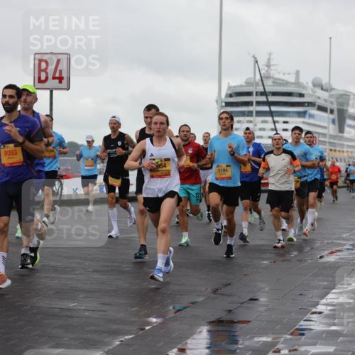 13.09.2026 - Kiel Lauf Andreas Tolksdorf http://msf.ph/oto/10418685 13.09.2026 10:57:11 Kiellinie 11272, 4, 8093, 3309, 954, 3194 meine-sportfotos.de