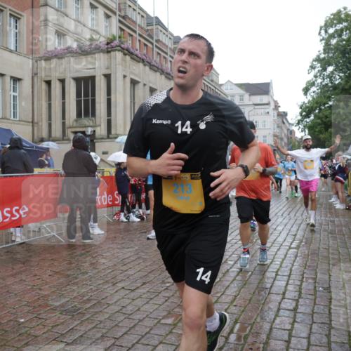 13.09.2026 - Kiel Lauf Yannick Fuchs http://msf.ph/oto/10418738 13.09.2026 10:50:57 Ziel 1442, 2029, 2578, 2772, 4106, 4354, 5992, 6557, 7013, 7314, 7469, 8215, 9092, 9508, 9689, 9798, 11454, 12608, 213, 274, 395, 576, 715, 807, 835, 952, 1124, 1737, 1779, 1904, 1921, 1980, 2029, 2521, 2530, 3032, 3238, 3295, 3737, 3769, 3929, 4279, 4875, 4922, 5100, 5426, 5430, 5549, 5800, 6127, 6666, 6864, 7224, 7229, 7266, 7520, 8105, 8131, 8768, 8848, 9599, 10028, 10029, 10192, 10198, 10391, 10968, 11684, 11960, 12092, 12262, 238, 251, 3214, 3216, 3436 meine-sportfotos.de