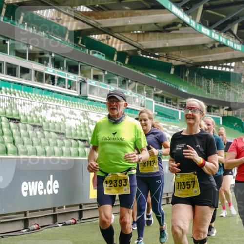 13.09.2026 - 21. swb-Marathon Bremen Michael Burmester http://msf.ph/oto/10418768 13.09.2026 10:43:20 Laufen im Stadion 10002, 10004, 10005, 10148, 10271, 10303, 10325, 10330, 10335, 10361, 10362, 10395, 10396, 10402, 10459, 10474, 10490, 10491, 10513, 10519, 10557, 10572, 10605, 10606, 10665, 10752, 10756, 10773, 10779, 10784, 10805, 10854, 10880, 10882, 10899, 10900, 10909, 10963, 10997, 11026, 11027, 11041, 11078, 11084, 11085, 11090, 11097, 11098, 11140, 11173, 11192, 11217, 11264, 11274, 11333, 11337, 11355, 11448, 11456, 11461, 11482 meine-sportfotos.de
