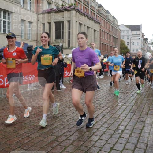 13.09.2026 - Kiel Lauf Yannick Fuchs http://msf.ph/oto/10418811 13.09.2026 10:51:01 Ziel 638, 1442, 2730, 2772, 4106, 4273, 4354, 4745, 5992, 5999, 6293, 6557, 7013, 7469, 9092, 9689, 11454, 12608, 395, 576, 715, 807, 952, 1124, 1737, 1904, 1921, 2029, 2521, 2530, 2578, 3032, 3238, 3295, 3929, 4279, 4875, 4922, 5100, 5426, 5430, 5549, 5800, 5992, 6666, 6864, 7224, 7229, 7266, 7314, 7520, 8105, 8131, 8215, 8768, 8848, 9508, 9599, 9798, 10028, 10029, 10192, 10198, 10391, 10968, 11684, 11960, 12092, 12262, 238, 251, 3214, 3216 meine-sportfotos.de
