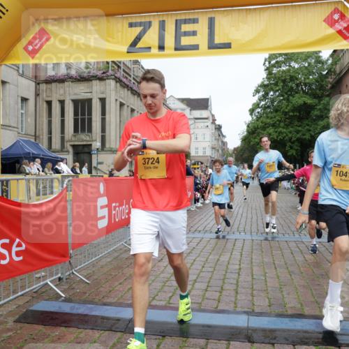 13.09.2026 - Kiel Lauf Yannick Fuchs http://msf.ph/oto/10418814 13.09.2026 09:40:20 Ziel 2284, 2546, 2695, 3724, 4987, 9734, 10413, 10418, 10825, 10971, 11410, 1120, 2123, 2510, 3416, 4090, 4605, 5081, 5946, 6209, 8620, 9367, 10031, 11034, 12715, 1081, 2847, 3552, 3694, 6563, 7131, 7239, 7730, 11750, 2510, 4090, 4605, 4862, 9367, 9782, 10303, 10769, 12172 meine-sportfotos.de