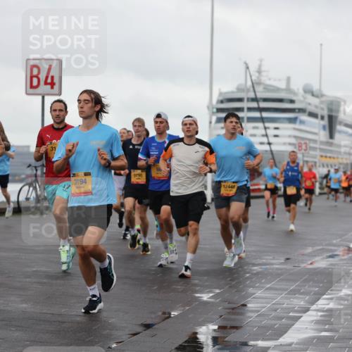 13.09.2026 - Kiel Lauf Andreas Tolksdorf http://msf.ph/oto/10418821 13.09.2026 10:57:13 Kiellinie 4, 39, 902, 39, 3194, 9795, 66, 12448, 83 meine-sportfotos.de