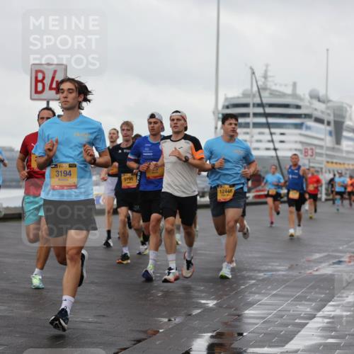 13.09.2026 - Kiel Lauf Andreas Tolksdorf http://msf.ph/oto/10418841 13.09.2026 10:57:13 Kiellinie 4, 38, 902, 38, 3194, 9795, 12448, 83 meine-sportfotos.de