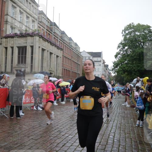 13.09.2026 - Kiel Lauf Yannick Fuchs http://msf.ph/oto/10418896 13.09.2026 10:51:06 Ziel 386, 638, 1442, 1758, 2247, 2730, 3873, 4106, 4258, 4259, 4273, 4745, 5999, 6293, 6557, 7013, 7469, 8464, 9007, 10455, 11281, 11579, 11910, 12823, 395, 715, 1737, 1904, 1921, 2029, 2521, 2530, 2578, 2772, 3238, 3295, 4279, 4354, 4875, 5426, 5430, 5549, 5800, 5992, 6666, 7224, 7229, 7314, 8105, 8131, 8215, 8768, 8848, 9092, 9508, 9599, 9689, 9798, 10028, 10029, 10192, 10198, 10391, 10968, 11454, 11684, 11960, 12092, 12262, 238, 251, 1904, 5800 meine-sportfotos.de