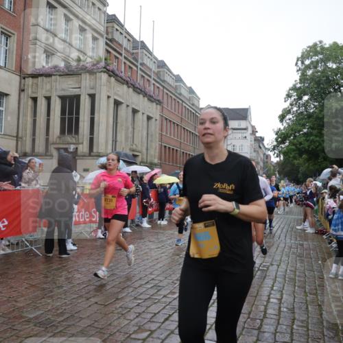13.09.2026 - Kiel Lauf Yannick Fuchs http://msf.ph/oto/10418902 13.09.2026 10:51:06 Ziel 386, 638, 1442, 1758, 2247, 2730, 3873, 4106, 4258, 4259, 4273, 4745, 5999, 6293, 6557, 7013, 7469, 8464, 9007, 10455, 11281, 11579, 11910, 12823, 395, 715, 1737, 1904, 1921, 2029, 2521, 2530, 2578, 2772, 3238, 3295, 4279, 4354, 4875, 5426, 5430, 5549, 5800, 5992, 6666, 7224, 7229, 7314, 8105, 8131, 8215, 8768, 8848, 9092, 9508, 9599, 9689, 9798, 10028, 10029, 10192, 10198, 10391, 10968, 11454, 11684, 11960, 12092, 12262, 238, 251, 1904, 5800 meine-sportfotos.de