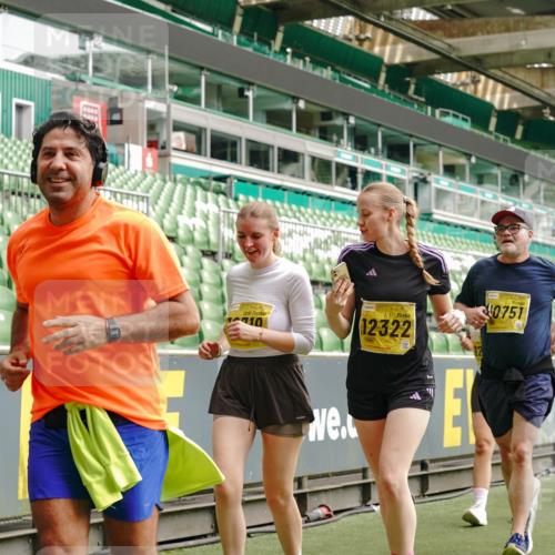 13.09.2026 - 21. swb-Marathon Bremen Michael Burmester http://msf.ph/oto/10418949 13.09.2026 10:43:24 Laufen im Stadion 10002, 10004, 10005, 10148, 10271, 10303, 10325, 10330, 10335, 10361, 10362, 10395, 10396, 10402, 10459, 10474, 10490, 10491, 10513, 10519, 10557, 10572, 10605, 10606, 10629, 10665, 10752, 10756, 10773, 10779, 10784, 10805, 10854, 10880, 10882, 10899, 10900, 10909, 10963, 10997, 11026, 11027, 11041, 11078, 11084, 11085, 11090, 11097, 11098, 11140, 11173, 11192, 11217, 11264, 11274, 11333, 11337, 11355, 11408, 11448, 11456, 11461, 11482 meine-sportfotos.de