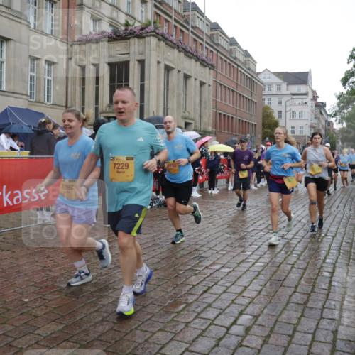 13.09.2026 - Kiel Lauf Yannick Fuchs http://msf.ph/oto/10419004 13.09.2026 10:51:12 Ziel 238, 251, 260, 386, 638, 680, 1758, 2247, 2672, 2730, 3873, 4106, 4258, 4259, 4271, 4273, 4745, 5525, 5999, 6293, 6948, 7469, 8464, 9007, 9742, 9834, 10455, 11154, 11214, 11281, 11579, 11910, 12237, 12823, 715, 1442, 2029, 2521, 2578, 2772, 3238, 3295, 4106, 4279, 4354, 5426, 5430, 5992, 6557, 7013, 7224, 7229, 7314, 7469, 8105, 8215, 8848, 9092, 9508, 9599, 9689, 9798, 10028, 10029, 10192, 10198, 10391, 10968, 11454, 11684, 11960, 12092, 12262, 1904, 5800 meine-sportfotos.de