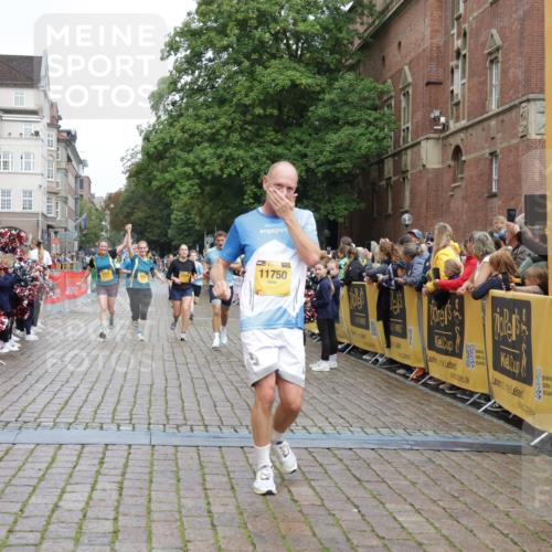 13.09.2026 - Kiel Lauf Yannick Fuchs http://msf.ph/oto/10419073 13.09.2026 09:40:36 Ziel 1081, 2847, 3552, 3694, 6563, 7131, 7239, 7730, 11750, 12225, 1120, 2284, 2546, 2695, 3416, 3694, 3724, 4987, 5081, 5946, 9734, 10413, 10418, 10825, 10971, 11410, 12715, 420, 1630, 5039, 6299, 8493, 8636, 9578, 9726, 10353, 11792, 2123, 3416, 5946, 6209 meine-sportfotos.de