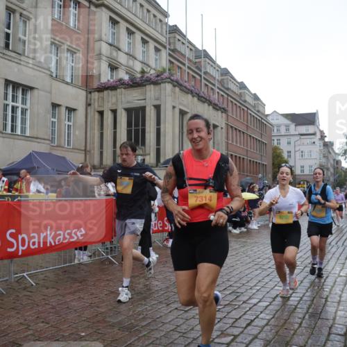 13.09.2026 - Kiel Lauf Yannick Fuchs http://msf.ph/oto/10419176 13.09.2026 10:51:23 Ziel 238, 240, 251, 260, 680, 901, 2672, 2803, 3029, 3751, 3879, 4040, 4205, 4271, 4619, 5525, 6663, 6865, 6948, 7043, 7914, 9030, 9699, 9742, 9834, 9951, 10459, 10474, 10617, 11171, 12019, 12237, 12300, 12644, 386, 638, 1442, 1758, 2247, 2578, 2730, 2772, 3873, 4106, 4258, 4259, 4271, 4273, 4354, 4745, 5992, 5999, 6293, 6557, 7013, 7314, 7469, 8215, 8464, 9007, 9092, 9508, 9689, 9798, 11454, 101, 201, 310, 1754, 2393, 2468, 3013, 4084, 5174, 7141, 715 meine-sportfotos.de