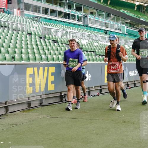 13.09.2026 - 21. swb-Marathon Bremen Michael Burmester http://msf.ph/oto/10419187 13.09.2026 13:20:55 Laufen im Stadion 258, 423, 441, 464, 601, 620, 704, 782, 1060, 1066, 1094, 1129, 1156, 1158, 1177, 1316, 1409, 1439, 1446, 1518, 1676, 1697, 1756, 1808, 1815, 1846, 1916, 2010, 2028, 2064, 2139, 2201, 2258, 2278, 2349, 2394, 2395, 2414, 2417, 2437, 2501, 2519, 2533, 2551, 2588, 2626, 2694, 2695, 2702, 2722, 2736, 2756, 2793, 2828, 2886, 2954, 2995, 3004, 3010, 3017, 3018, 3022, 3034, 3035, 3036, 3037, 3059, 3070, 3074, 3102, 3116, 3139, 3144, 3225, 3243, 3263, 3264, 3310, 3315 meine-sportfotos.de