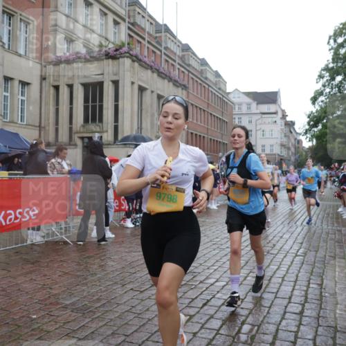 13.09.2026 - Kiel Lauf Yannick Fuchs http://msf.ph/oto/10419190 13.09.2026 10:51:24 Ziel 238, 240, 251, 260, 680, 901, 2035, 2672, 2803, 3029, 3751, 3879, 4040, 4205, 4619, 5525, 5735, 6663, 6865, 6948, 7043, 7914, 9030, 9699, 9742, 9834, 9951, 10459, 10474, 10617, 11171, 12019, 12237, 12300, 12644, 386, 638, 1442, 1758, 2247, 2672, 2730, 2772, 3873, 4106, 4258, 4259, 4271, 4273, 4354, 4745, 5525, 5992, 5999, 6293, 6557, 6948, 7013, 7314, 7469, 8215, 8464, 9007, 9092, 9508, 9689, 9798, 11454, 101, 201, 310, 1754, 2393, 2468, 3013, 4084, 5174, 7141, 715 meine-sportfotos.de