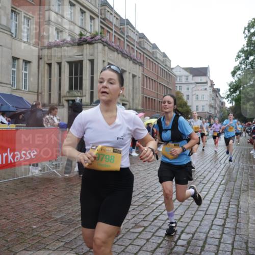 13.09.2026 - Kiel Lauf Yannick Fuchs http://msf.ph/oto/10419194 13.09.2026 10:51:24 Ziel 238, 240, 251, 260, 680, 901, 2035, 2672, 2803, 3029, 3751, 3879, 4040, 4205, 4619, 5525, 5735, 6663, 6865, 6948, 7043, 7914, 9030, 9699, 9742, 9834, 9951, 10459, 10474, 10617, 11171, 12019, 12237, 12300, 12644, 386, 638, 1442, 1758, 2247, 2672, 2730, 2772, 3873, 4106, 4258, 4259, 4271, 4273, 4354, 4745, 5525, 5992, 5999, 6293, 6557, 6948, 7013, 7314, 7469, 8215, 8464, 9007, 9092, 9508, 9689, 9798, 11454, 101, 201, 310, 1754, 2393, 2468, 3013, 4084, 5174, 7141, 715 meine-sportfotos.de