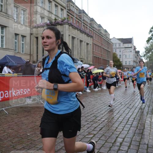 13.09.2026 - Kiel Lauf Yannick Fuchs http://msf.ph/oto/10419204 13.09.2026 10:51:24 Ziel 238, 240, 251, 260, 680, 901, 2035, 2672, 2803, 3029, 3751, 3879, 4040, 4205, 4619, 5525, 5735, 6663, 6865, 6948, 7043, 7914, 9030, 9699, 9742, 9834, 9951, 10459, 10474, 10617, 11171, 12019, 12237, 12300, 12644, 386, 638, 1442, 1758, 2247, 2672, 2730, 2772, 3873, 4106, 4258, 4259, 4271, 4273, 4354, 4745, 5525, 5992, 5999, 6293, 6557, 6948, 7013, 7314, 7469, 8215, 8464, 9007, 9092, 9508, 9689, 9798, 11454, 101, 201, 310, 1754, 2393, 2468, 3013, 4084, 5174, 7141, 715 meine-sportfotos.de