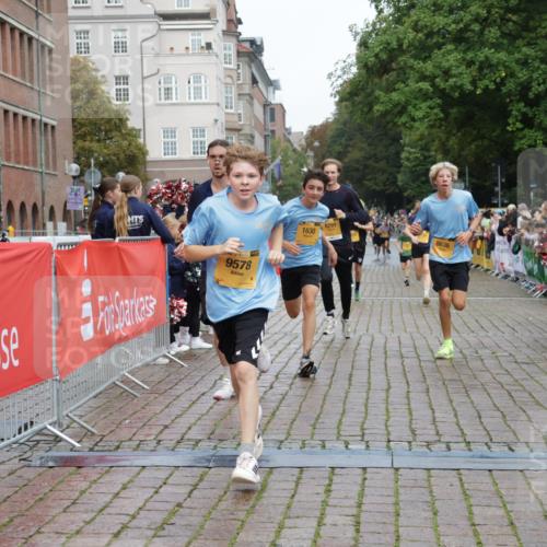 13.09.2026 - Kiel Lauf Yannick Fuchs http://msf.ph/oto/10419292 13.09.2026 09:40:52 Ziel 420, 1630, 1787, 5039, 6299, 8493, 8636, 9578, 9726, 10353, 11792, 420, 1081, 2284, 2695, 2847, 3552, 3694, 3724, 4987, 6563, 7131, 7239, 7730, 9734, 10418, 10971, 11750, 12225, 1593, 3883, 4137, 8389, 9608, 10202, 10974, 2546, 3724, 4987, 9734, 10413, 10418, 10825, 10971, 11410 meine-sportfotos.de