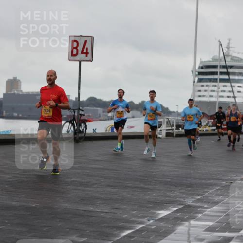 13.09.2026 - Kiel Lauf Andreas Tolksdorf http://msf.ph/oto/10419311 13.09.2026 10:57:23 Kiellinie 4, 2124, 2231, 3 meine-sportfotos.de
