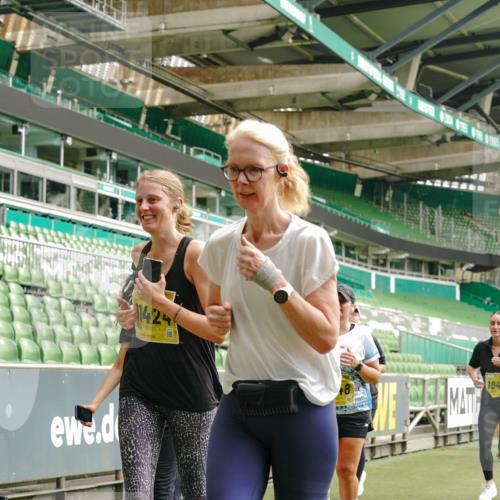 13.09.2026 - 21. swb-Marathon Bremen Michael Burmester http://msf.ph/oto/10419319 13.09.2026 10:43:35 Laufen im Stadion 10002, 10004, 10005, 10148, 10271, 10295, 10303, 10325, 10330, 10335, 10361, 10362, 10395, 10396, 10402, 10459, 10474, 10490, 10491, 10513, 10557, 10572, 10605, 10606, 10629, 10665, 10752, 10756, 10773, 10779, 10784, 10805, 10854, 10880, 10882, 10899, 10900, 10997, 10999, 11026, 11027, 11041, 11078, 11084, 11085, 11090, 11097, 11098, 11140, 11173, 11192, 11217, 11233, 11264, 11274, 11307, 11333, 11337, 11355, 11408, 11448, 11456, 11461, 11482 meine-sportfotos.de