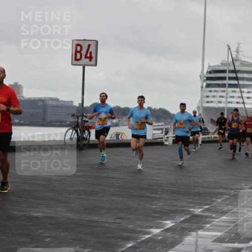13.09.2026 - Kiel Lauf Andreas Tolksdorf http://msf.ph/oto/10419391 13.09.2026 10:57:23 Kiellinie 2124, 4, 3, 3157 meine-sportfotos.de