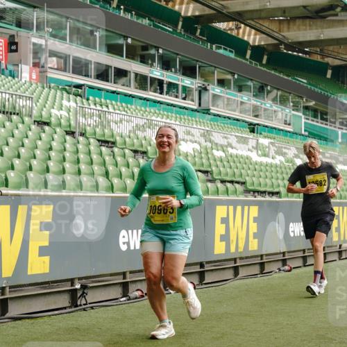13.09.2026 - 21. swb-Marathon Bremen Michael Burmester http://msf.ph/oto/10419493 13.09.2026 10:43:40 Laufen im Stadion 10002, 10004, 10005, 10148, 10176, 10271, 10295, 10303, 10325, 10330, 10335, 10361, 10362, 10395, 10396, 10402, 10459, 10474, 10490, 10491, 10513, 10557, 10572, 10605, 10606, 10629, 10665, 10752, 10756, 10773, 10779, 10784, 10805, 10854, 10880, 10882, 10899, 10900, 10997, 10999, 11026, 11027, 11041, 11078, 11090, 11097, 11098, 11140, 11173, 11192, 11217, 11233, 11264, 11274, 11307, 11333, 11337, 11355, 11385, 11408, 11448, 11456, 11461, 11482, 11943, 12334 meine-sportfotos.de