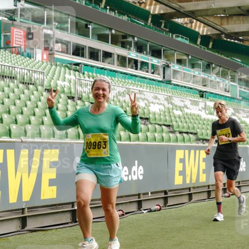 13.09.2026 - 21. swb-Marathon Bremen Michael Burmester http://msf.ph/oto/10419546 13.09.2026 10:43:40 Laufen im Stadion 10002, 10004, 10005, 10148, 10176, 10271, 10295, 10303, 10325, 10330, 10335, 10361, 10362, 10395, 10396, 10402, 10459, 10474, 10490, 10491, 10513, 10557, 10572, 10605, 10606, 10629, 10665, 10752, 10756, 10773, 10779, 10784, 10805, 10854, 10880, 10882, 10899, 10900, 10997, 10999, 11026, 11027, 11041, 11078, 11090, 11097, 11098, 11140, 11173, 11192, 11217, 11233, 11264, 11274, 11307, 11333, 11337, 11355, 11385, 11408, 11448, 11456, 11461, 11482, 11943, 12334 meine-sportfotos.de