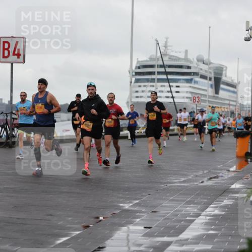 13.09.2026 - Kiel Lauf Andreas Tolksdorf http://msf.ph/oto/10419662 13.09.2026 10:57:28 Kiellinie 4, 9454, 2809, 1418, 10577, 12521, 3 meine-sportfotos.de