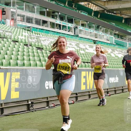 13.09.2026 - 21. swb-Marathon Bremen Michael Burmester http://msf.ph/oto/10419691 13.09.2026 10:43:45 Laufen im Stadion 10002, 10004, 10005, 10176, 10191, 10271, 10295, 10303, 10325, 10330, 10335, 10361, 10362, 10402, 10459, 10474, 10490, 10491, 10513, 10557, 10572, 10605, 10606, 10629, 10665, 10752, 10756, 10773, 10779, 10784, 10805, 10854, 10880, 10882, 10899, 10900, 10997, 10999, 11026, 11027, 11041, 11078, 11140, 11173, 11192, 11217, 11233, 11264, 11274, 11307, 11333, 11337, 11355, 11385, 11408, 11448, 11456, 11461, 11482, 11629, 11943, 12334 meine-sportfotos.de