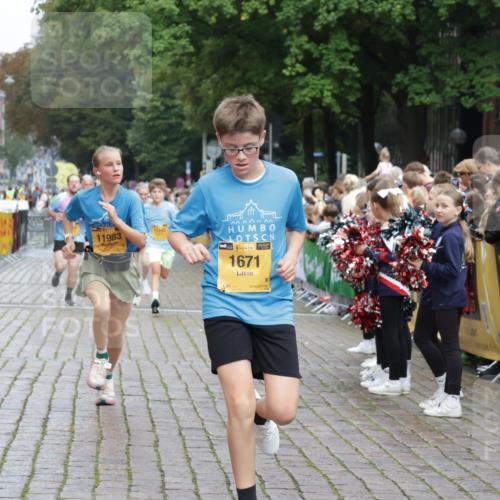 13.09.2026 - Kiel Lauf Yannick Fuchs http://msf.ph/oto/10419694 13.09.2026 09:41:19 Ziel 1671, 1966, 9110, 9608, 10299, 10974, 11645, 11983, 12166, 1593, 1630, 1787, 3883, 4137, 5039, 6299, 8389, 8493, 8636, 9578, 9726, 10202, 11792, 4068, 4315, 6649, 9771, 11106, 420, 3552, 6563, 7131, 7730, 10353, 11792, 12225 meine-sportfotos.de