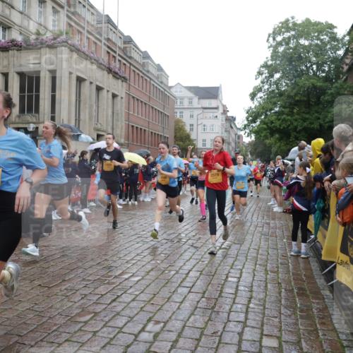 13.09.2026 - Kiel Lauf Yannick Fuchs http://msf.ph/oto/10419729 13.09.2026 10:52:05 Ziel 23, 171, 825, 1027, 1364, 1365, 1869, 2438, 2484, 2806, 3529, 3644, 4385, 4977, 5157, 5321, 5994, 6069, 6714, 7338, 7447, 7464, 7647, 8292, 8319, 9221, 9267, 10071, 10166, 10598, 10637, 10755, 10802, 10992, 11308, 11380, 11500, 11915, 101, 201, 310, 826, 1231, 1568, 1591, 1600, 1754, 1804, 1890, 2393, 2404, 2468, 2470, 2519, 2566, 2690, 2783, 3013, 3440, 3956, 4084, 4175, 4476, 4613, 4646, 4887, 4939, 5174, 5441, 6177, 6367, 6928, 8373 meine-sportfotos.de