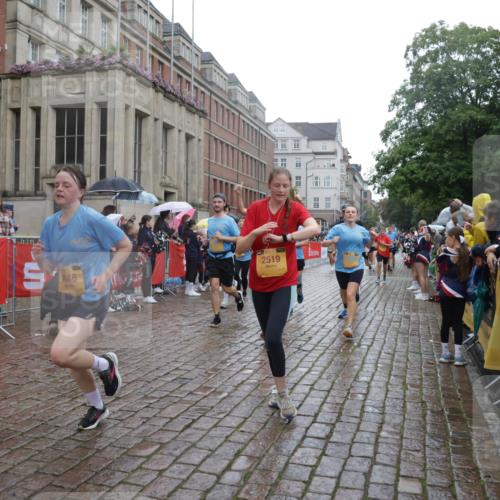 13.09.2026 - Kiel Lauf Yannick Fuchs http://msf.ph/oto/10419731 13.09.2026 10:52:06 Ziel 23, 171, 825, 1027, 1364, 1365, 1869, 2438, 2484, 2806, 2991, 3435, 3529, 3644, 4385, 4577, 4977, 5321, 5994, 6069, 6714, 7053, 7338, 7447, 7464, 7647, 8292, 8319, 9221, 9267, 10071, 10598, 10637, 10755, 10802, 10992, 11308, 11380, 11500, 11915, 101, 201, 310, 826, 1231, 1568, 1591, 1600, 1754, 1804, 1890, 2393, 2404, 2468, 2470, 2519, 2566, 2690, 2783, 3013, 3440, 3956, 4084, 4175, 4476, 4613, 4646, 4887, 4939, 5174, 5441, 6177, 6367, 6928 meine-sportfotos.de