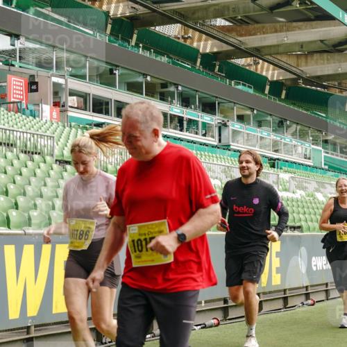 13.09.2026 - 21. swb-Marathon Bremen Michael Burmester http://msf.ph/oto/10419734 13.09.2026 10:43:47 Laufen im Stadion 10002, 10004, 10005, 10176, 10191, 10192, 10271, 10295, 10303, 10325, 10330, 10335, 10361, 10362, 10402, 10459, 10474, 10491, 10513, 10557, 10572, 10605, 10606, 10629, 10665, 10752, 10756, 10773, 10779, 10784, 10805, 10854, 10880, 10882, 10899, 10900, 10997, 10999, 11026, 11027, 11041, 11078, 11140, 11173, 11217, 11233, 11264, 11274, 11307, 11333, 11337, 11355, 11385, 11408, 11448, 11456, 11461, 11482, 11629, 11943, 12334 meine-sportfotos.de