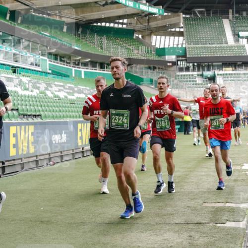 13.09.2026 - 21. swb-Marathon Bremen Michael Burmester http://msf.ph/oto/10419814 13.09.2026 12:58:28 Laufen im Stadion 141, 148, 191, 226, 334, 511, 672, 776, 789, 790, 909, 972, 1010, 1119, 1191, 1199, 1254, 1281, 1535, 1642, 1647, 1752, 1809, 1881, 1900, 1931, 1933, 2046, 2051, 2075, 2210, 2324, 2343, 2367, 2371, 2397, 2402, 2423, 2425, 2493, 2577, 2771, 2807, 2827, 2885, 2903, 2904, 2979, 3021, 3051, 3098, 3120, 3138, 3148, 3182, 3186, 3233, 3319, 3338, 3435, 3450, 3516, 3534, 3560, 3634, 3655, 3685, 3690, 3695, 3760, 3866, 3933, 3934, 3939, 4101, 4316, 4319, 205 meine-sportfotos.de