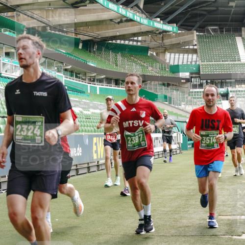 13.09.2026 - 21. swb-Marathon Bremen Michael Burmester http://msf.ph/oto/10419846 13.09.2026 12:58:29 Laufen im Stadion 141, 148, 191, 226, 334, 511, 672, 776, 789, 790, 909, 972, 1010, 1119, 1191, 1199, 1254, 1281, 1535, 1642, 1647, 1752, 1809, 1881, 1900, 1931, 1933, 2046, 2051, 2075, 2210, 2324, 2343, 2367, 2371, 2397, 2402, 2423, 2425, 2493, 2577, 2771, 2807, 2827, 2885, 2903, 2904, 2979, 3021, 3051, 3098, 3120, 3138, 3148, 3182, 3186, 3233, 3319, 3338, 3435, 3516, 3534, 3560, 3655, 3685, 3690, 3695, 3760, 3866, 3933, 3934, 3939, 4101, 4316, 4319, 205 meine-sportfotos.de