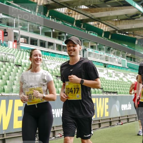 13.09.2026 - 21. swb-Marathon Bremen Michael Burmester http://msf.ph/oto/10419854 13.09.2026 10:43:51 Laufen im Stadion 10002, 10004, 10005, 10176, 10191, 10192, 10271, 10295, 10303, 10325, 10330, 10335, 10361, 10362, 10402, 10459, 10474, 10491, 10513, 10557, 10572, 10605, 10606, 10629, 10752, 10756, 10773, 10779, 10784, 10805, 10880, 10882, 10899, 10900, 10997, 10999, 11026, 11041, 11078, 11173, 11217, 11233, 11264, 11274, 11307, 11333, 11337, 11355, 11385, 11408, 11448, 11456, 11461, 11482, 11629, 11943, 12311, 12334 meine-sportfotos.de