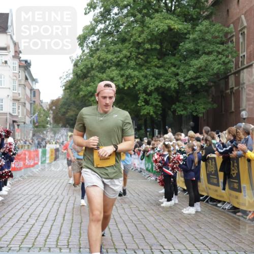 13.09.2026 - Kiel Lauf Yannick Fuchs http://msf.ph/oto/10419976 13.09.2026 09:41:42 Ziel 402, 3143, 3175, 4315, 4704, 6649, 6687, 8588, 9224, 9771, 11907, 1593, 1671, 1966, 4068, 4315, 9110, 9608, 10299, 10974, 11106, 11645, 11983, 12166, 699, 772, 2910, 3801, 4533, 5107, 6739, 7238, 8829, 9050, 12175, 1593, 3883, 4137, 8389, 9608, 10202 meine-sportfotos.de