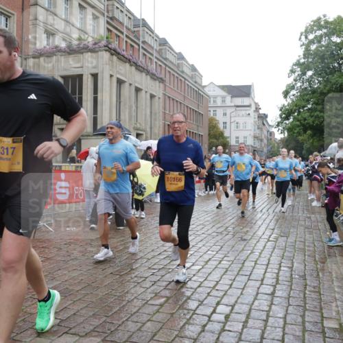 13.09.2026 - Kiel Lauf Yannick Fuchs http://msf.ph/oto/10419980 13.09.2026 10:52:28 Ziel 90, 475, 626, 1471, 1472, 1473, 1526, 1527, 1531, 1658, 1802, 2293, 2442, 2544, 3343, 3582, 3630, 3925, 5126, 5433, 5442, 5723, 6388, 6405, 6493, 7088, 7196, 7603, 7621, 8205, 8316, 8734, 8855, 8908, 9024, 9025, 9711, 10035, 10126, 10320, 10715, 10786, 10887, 11082, 11535, 11555, 11622, 11658, 11661, 11875, 11913, 12289, 12431, 23, 171, 777, 825, 1027, 1364, 1365, 1591, 1811, 1869, 2438, 2484, 2544, 2806, 2991, 3280, 3435, 3529, 3644, 3881, 4008, 4385 meine-sportfotos.de