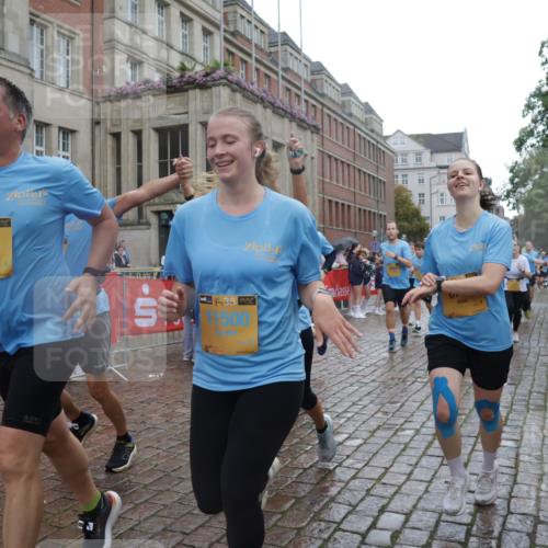 13.09.2026 - Kiel Lauf Yannick Fuchs http://msf.ph/oto/10420025 13.09.2026 10:52:31 Ziel 90, 475, 626, 1471, 1472, 1473, 1526, 1527, 1531, 1658, 1802, 2293, 2442, 3343, 3582, 3778, 3853, 3925, 5433, 5442, 5723, 6388, 6405, 6493, 7060, 7088, 7196, 7603, 7621, 8100, 8205, 8316, 8734, 8855, 8908, 9024, 9025, 9414, 9711, 10320, 10786, 10887, 11082, 11359, 11535, 11555, 11622, 11658, 11661, 11875, 11913, 12289, 12431, 23, 171, 777, 825, 1027, 1364, 1365, 1526, 1527, 1811, 1869, 2438, 2484, 2544, 2806, 2991, 3280, 3435, 3529, 3630, 3644, 3881, 4008, 4385 meine-sportfotos.de