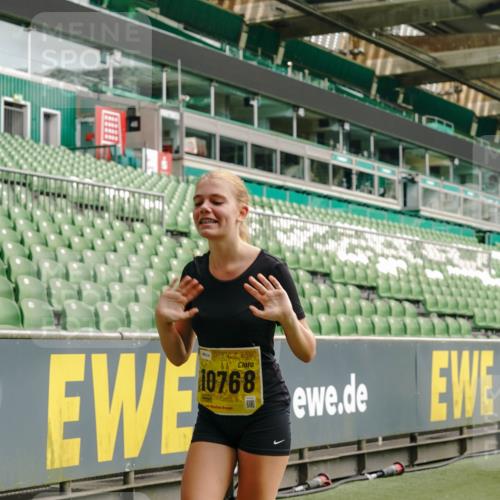 13.09.2026 - 21. swb-Marathon Bremen Michael Burmester http://msf.ph/oto/10420028 13.09.2026 10:43:57 Laufen im Stadion 10002, 10004, 10005, 10176, 10191, 10192, 10271, 10295, 10303, 10325, 10335, 10361, 10362, 10402, 10459, 10474, 10491, 10513, 10557, 10572, 10605, 10606, 10629, 10752, 10756, 10773, 10779, 10784, 10805, 10880, 10882, 10899, 10900, 10997, 10999, 11041, 11173, 11217, 11233, 11264, 11274, 11307, 11333, 11337, 11355, 11385, 11408, 11448, 11456, 11461, 11482, 11629, 11943, 12311, 12334 meine-sportfotos.de