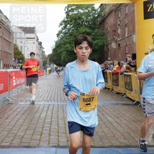 13.09.2026 - Kiel Lauf Yannick Fuchs http://msf.ph/oto/10420039 13.09.2026 09:41:47 Ziel 402, 3143, 3175, 4533, 4704, 5107, 6649, 6687, 6739, 7238, 8588, 9224, 11907, 12175, 1671, 1966, 4068, 4315, 9110, 9771, 10299, 10974, 11106, 11645, 11983, 12166, 699, 772, 2910, 3801, 5011, 5276, 6599, 8829, 9050, 1593, 1966, 4137, 9608, 10299, 10974 meine-sportfotos.de