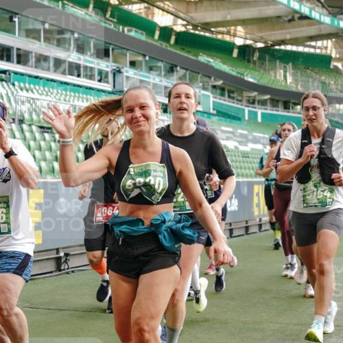13.09.2026 - 21. swb-Marathon Bremen Michael Burmester http://msf.ph/oto/10420040 13.09.2026 13:21:22 Laufen im Stadion 128, 258, 351, 423, 441, 601, 620, 704, 782, 851, 1060, 1094, 1129, 1158, 1177, 1316, 1344, 1409, 1417, 1439, 1446, 1518, 1676, 1697, 1729, 1756, 1808, 1815, 1846, 2010, 2028, 2064, 2139, 2201, 2258, 2278, 2290, 2349, 2394, 2395, 2414, 2417, 2437, 2501, 2519, 2533, 2551, 2588, 2632, 2652, 2660, 2694, 2695, 2736, 2793, 2828, 2886, 2954, 2964, 2995, 3004, 3010, 3017, 3018, 3022, 3034, 3035, 3036, 3037, 3070, 3074, 3102, 3139, 3144, 3225, 3264, 3310, 3682 meine-sportfotos.de
