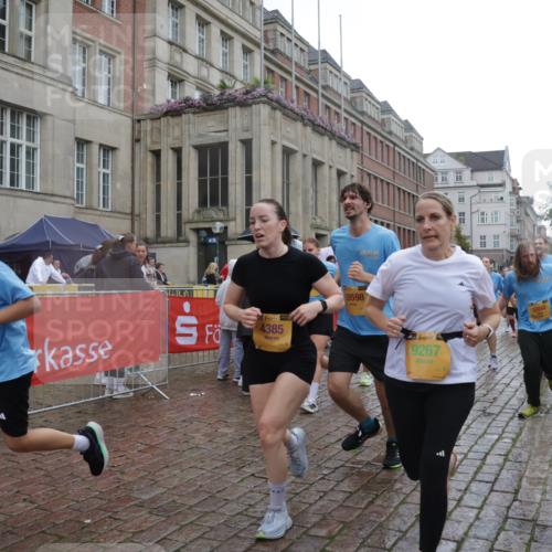 13.09.2026 - Kiel Lauf Yannick Fuchs http://msf.ph/oto/10420076 13.09.2026 10:52:34 Ziel 90, 172, 475, 626, 1471, 1472, 1473, 1474, 1531, 1837, 2293, 2442, 2735, 3054, 3582, 3778, 3853, 3925, 4485, 5433, 5723, 6388, 6405, 7060, 7088, 7196, 7603, 7621, 8100, 8205, 8316, 8615, 8734, 9024, 9025, 9414, 9711, 9886, 10786, 11082, 11359, 11535, 11555, 11622, 11658, 11661, 11913, 171, 777, 1027, 1364, 1365, 1526, 1527, 1658, 1802, 1811, 1869, 2438, 2484, 2544, 2806, 2991, 3280, 3343, 3435, 3529, 3630, 3644, 3881, 4008, 4385, 154, 1083, 1426, 1550, 3059, 3431, 5329 meine-sportfotos.de