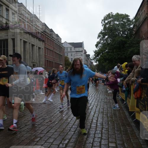 13.09.2026 - Kiel Lauf Yannick Fuchs http://msf.ph/oto/10420100 13.09.2026 10:52:35 Ziel 90, 172, 475, 626, 1471, 1472, 1473, 1474, 1531, 1837, 2293, 2442, 2735, 3054, 3582, 3778, 3853, 3925, 4485, 5433, 5723, 6388, 6405, 7060, 7088, 7154, 7196, 7603, 7621, 8100, 8205, 8316, 8615, 8734, 9024, 9025, 9414, 9711, 9886, 10786, 11082, 11359, 11555, 11622, 11658, 11661, 11913, 171, 475, 777, 1027, 1364, 1365, 1526, 1527, 1658, 1802, 1811, 1869, 2438, 2484, 2544, 2806, 2991, 3280, 3343, 3435, 3529, 3630, 3881, 4008, 4385, 154, 1083, 1426, 1550, 3059, 3431, 5329, 5710 meine-sportfotos.de